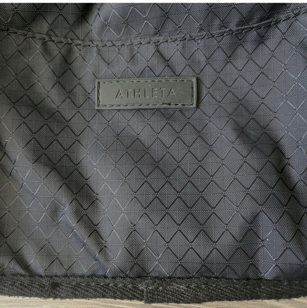 Athleta Excursion Crossbody Waist Ripstop Belt Bag Black Nylon Lightweight Large - Picture 6 of 11